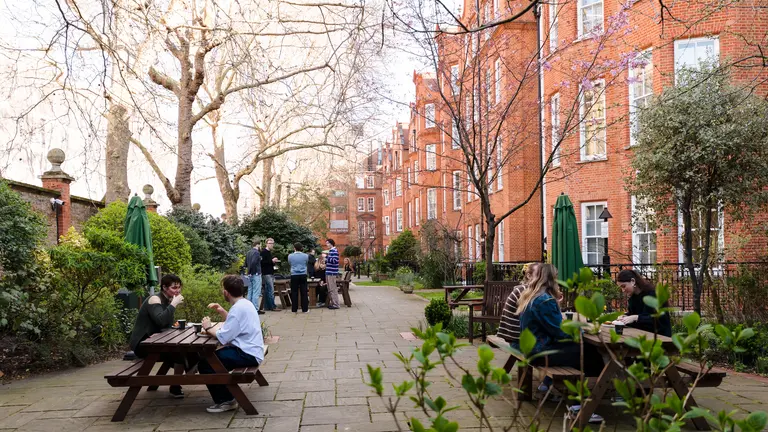 Garden at Buckingham Palace Road 