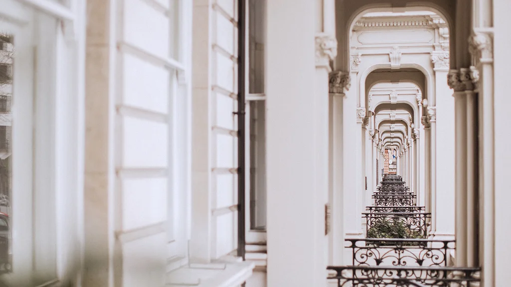 View of the exterior arches of 22 Grosvenor Gardens
