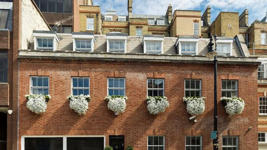The exterior of 22 Grosvenor Mews North 
