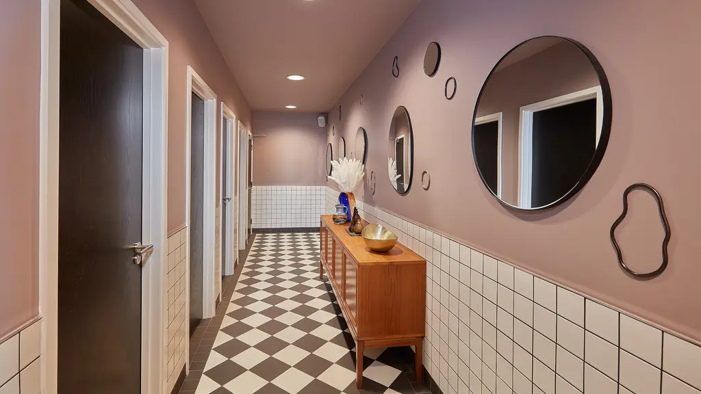 Bathroom at 25EP