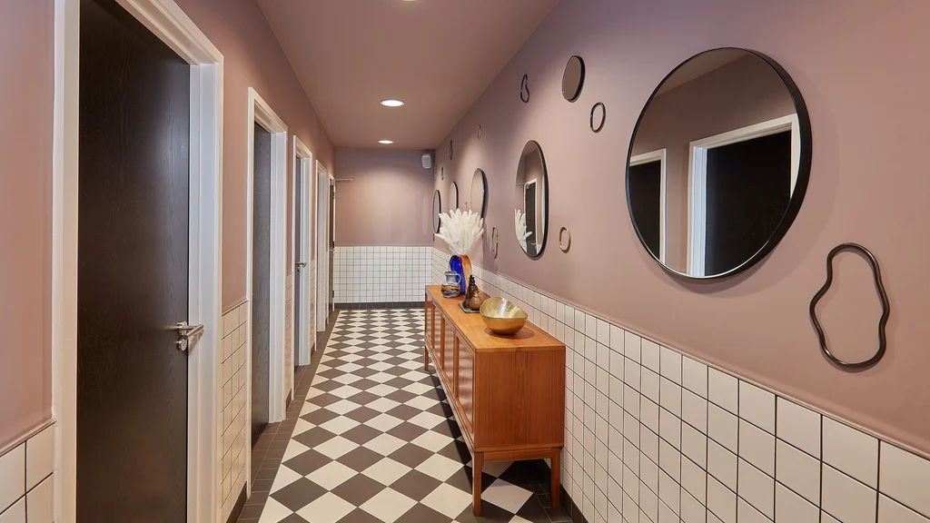Bathroom at 25EP