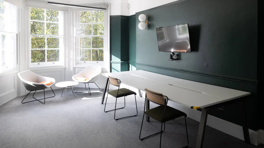Fourth floor at Fourth floor at 152 Buckingham Palace Road 
