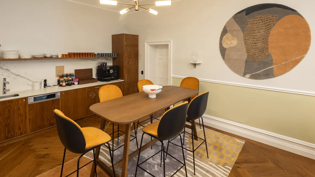 Table and chairs 