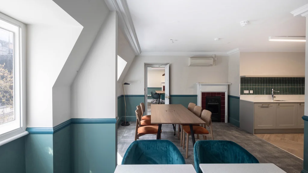 Fourth floor of 130 Buckingham Palace Road