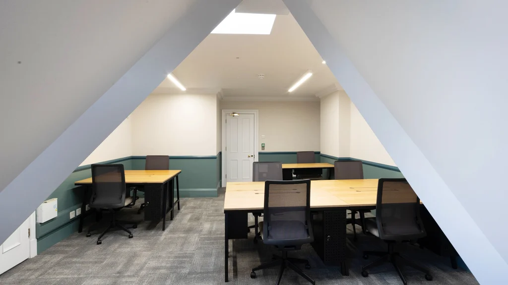 Fourth floor of 130 Buckingham Palace Road