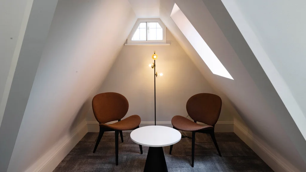 Fourth floor of 130 Buckingham Palace Road