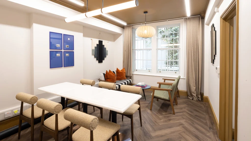 Office at 142 Buckingham Palace Road