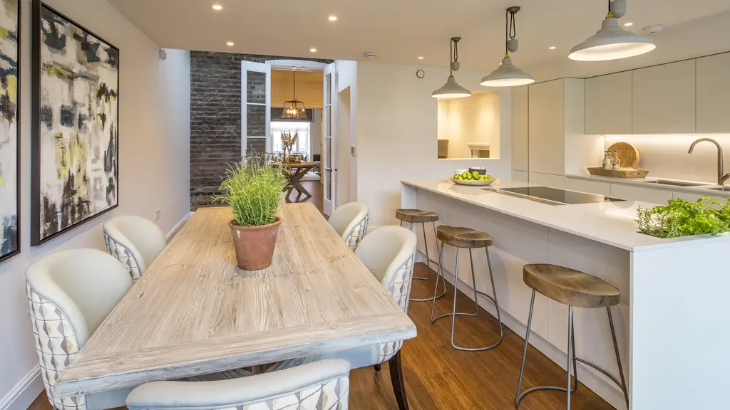 Kitchen with dining table