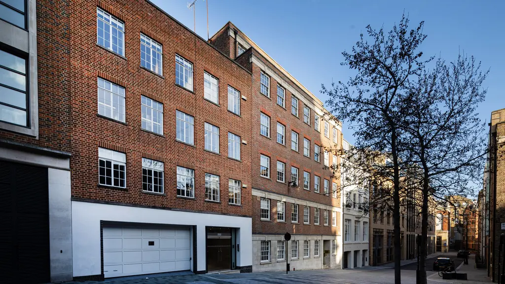 Exterior of 17 Grosvenor Hill 