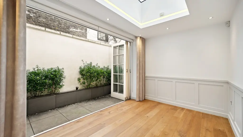 Room opening out onto a terrace 