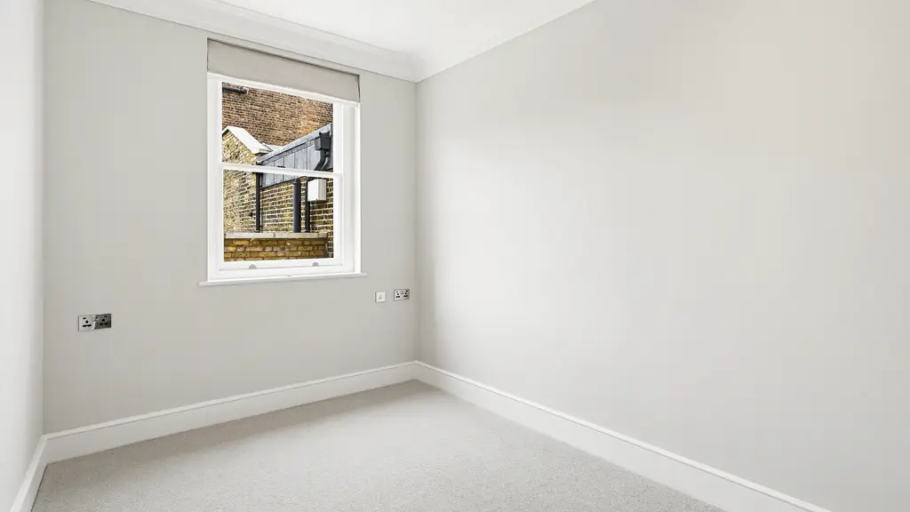 Small empty room 
