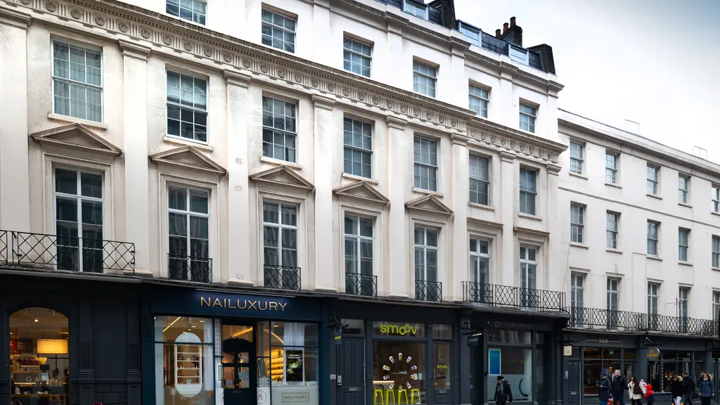 External view of 18 Buckingham Palace Road 