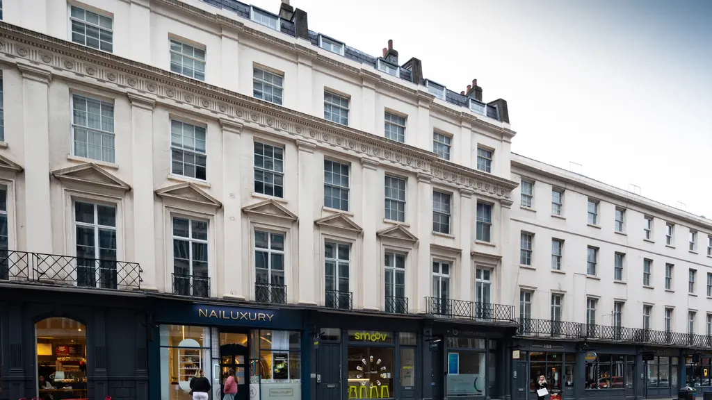 External view of 18 Buckingham Palace Road 