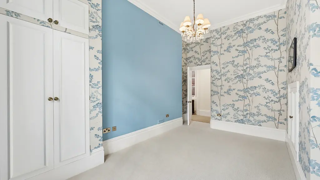 Unfurnished bedroom 