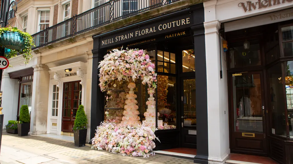 Exterior photo of retail unit 