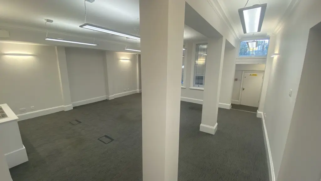Empty office 