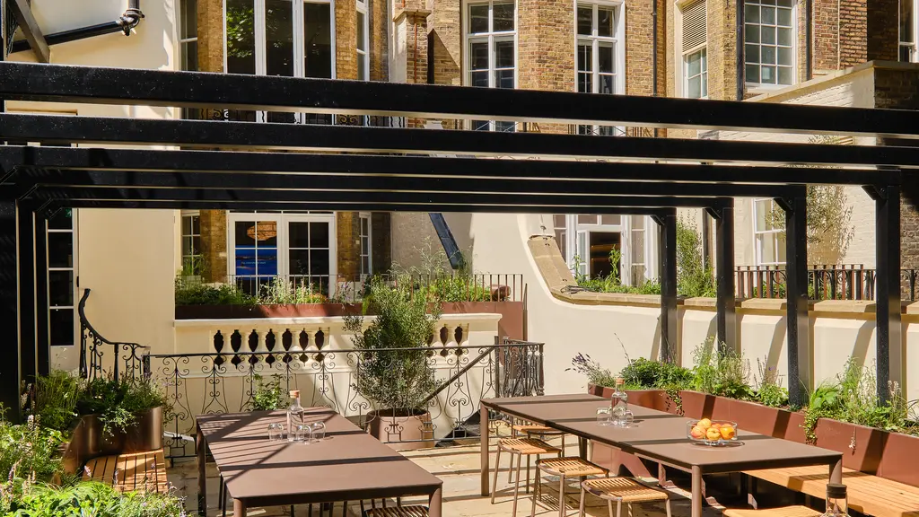  Courtyard