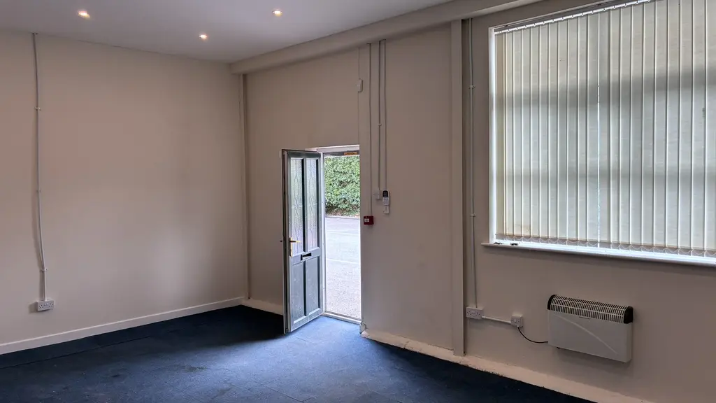 Empty room with blue carpet