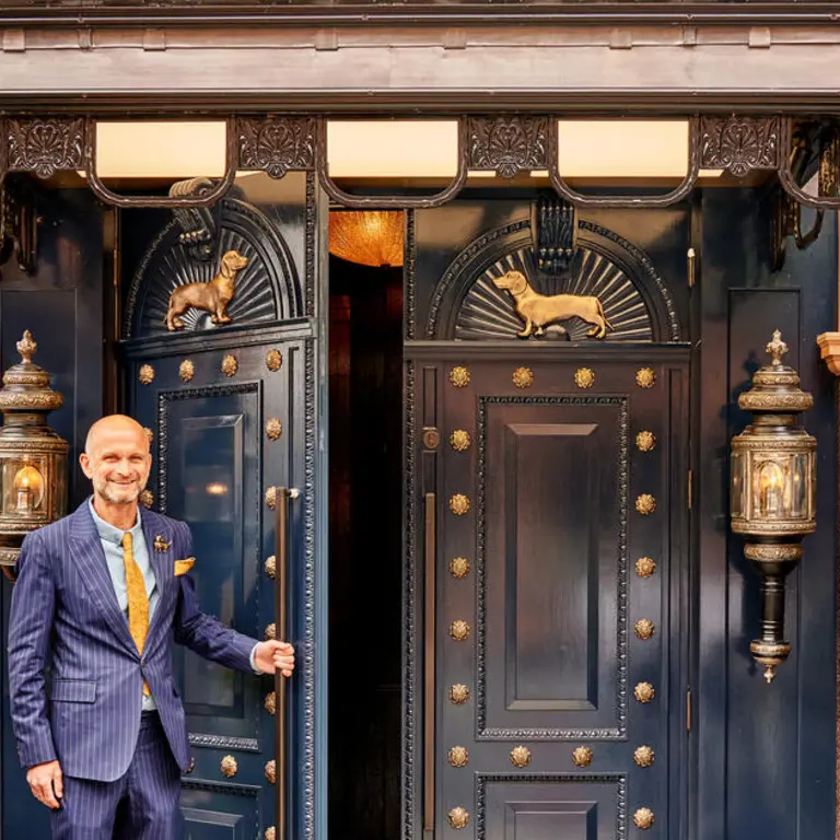 Main entrance George Club 