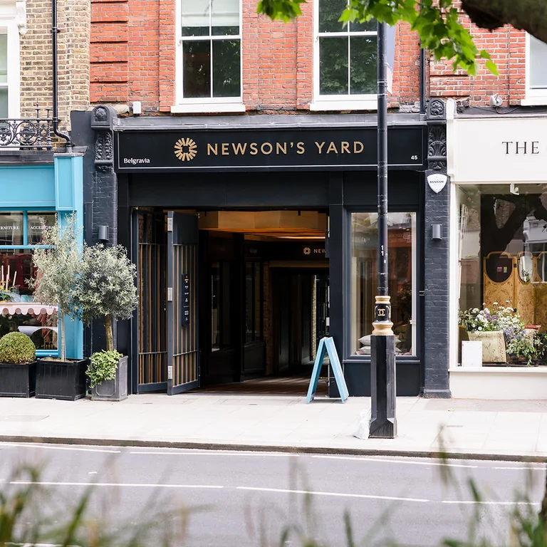 Entrance to Newson's Yard